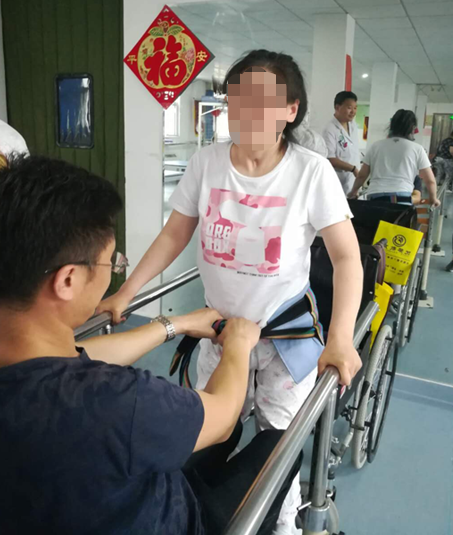 1528417738205907.png 站起来的王女士.png